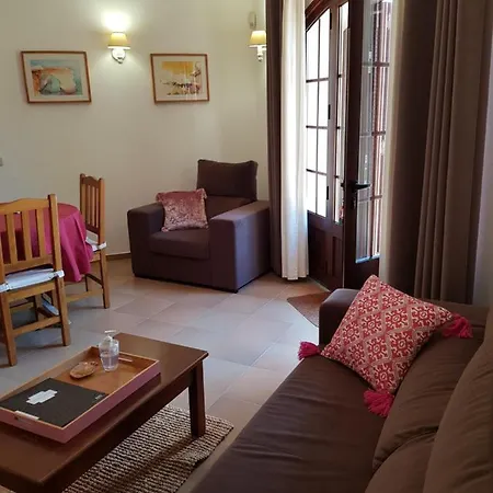 Monte-bougainvillea Apart Otel Azinheiro