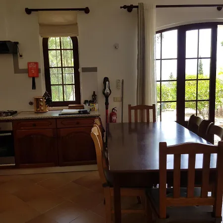 Monte-bougainvillea Azinheiro