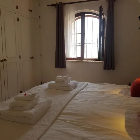 Monte-bougainvillea Azinheiro