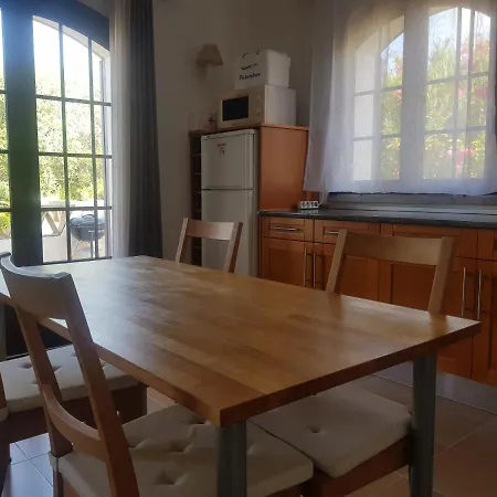 Апарт-отель Monte-bougainvillea Azinheiro